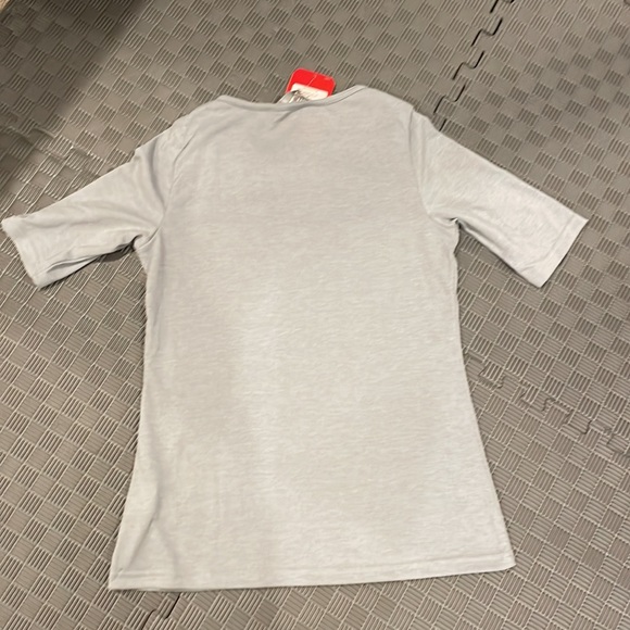 NWT - Women’s The North Face Flashdry Pocket T - Picture 7 of 7